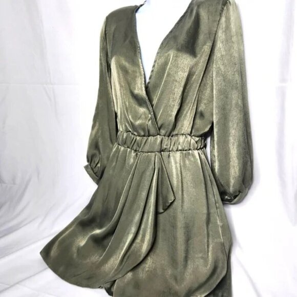 Zara Women's Small Silky Feel Romper Mini - Picture 11 of 11